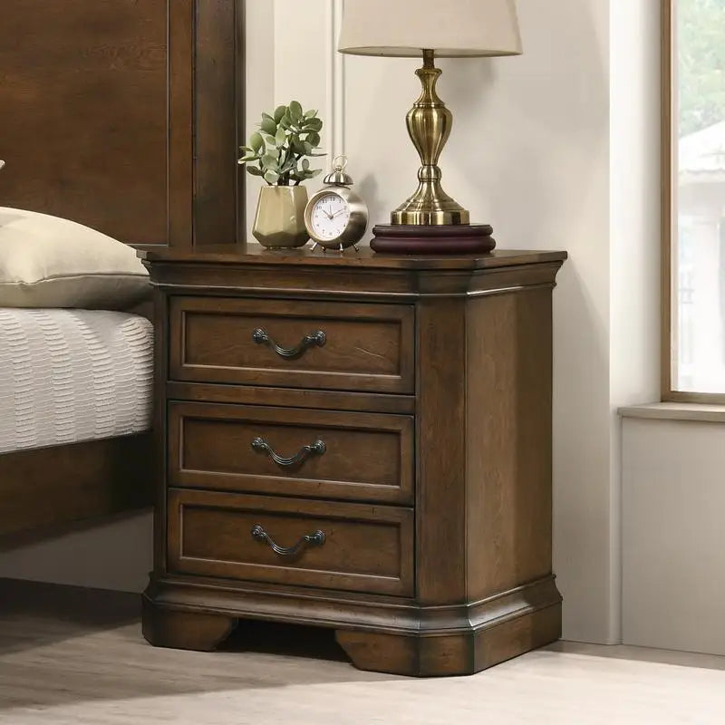 3 Piece Queen Wooden Bedroom Set with 2 Nightstands