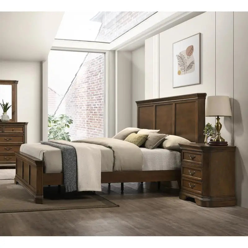 3 Piece Queen Wooden Bedroom Set with 2 Nightstands