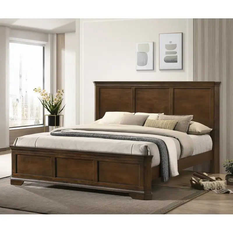 3 Piece Queen Wooden Bedroom Set with 2 Nightstands